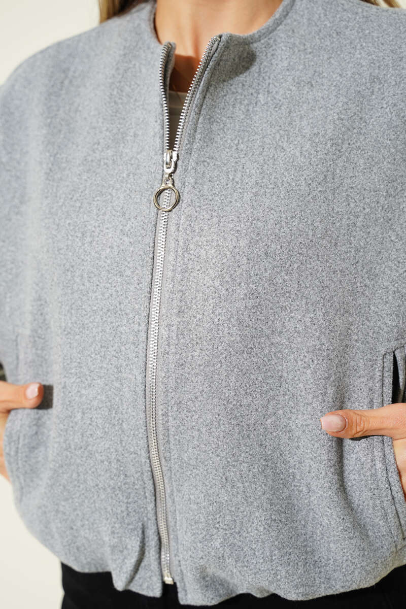 Kurze Jacke aus Kaschmir mit elastischem Bündchen