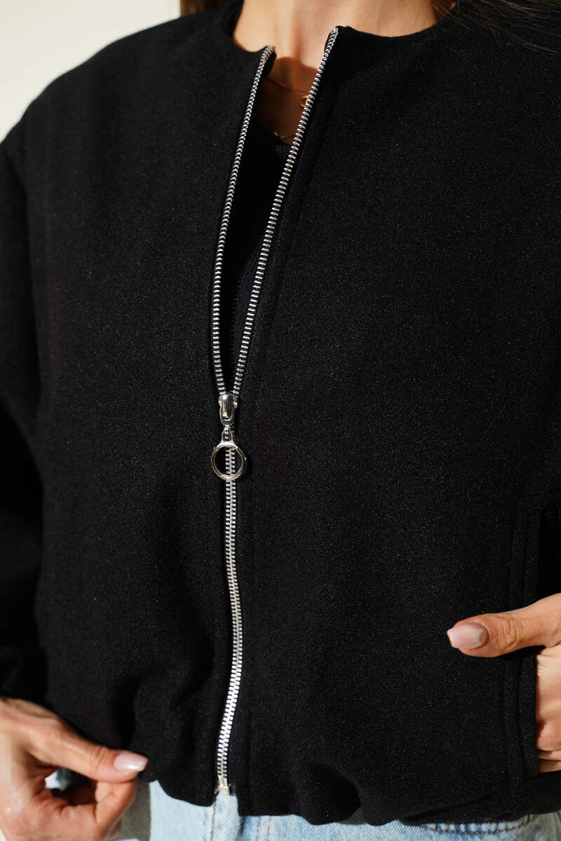 Kurze Jacke aus Kaschmir mit elastischem Bündchen