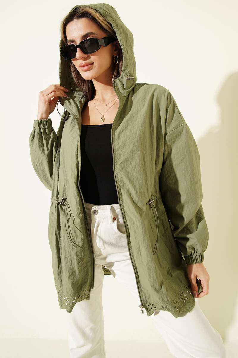 Trenchcoat mit Stickerei-Details und Kapuze