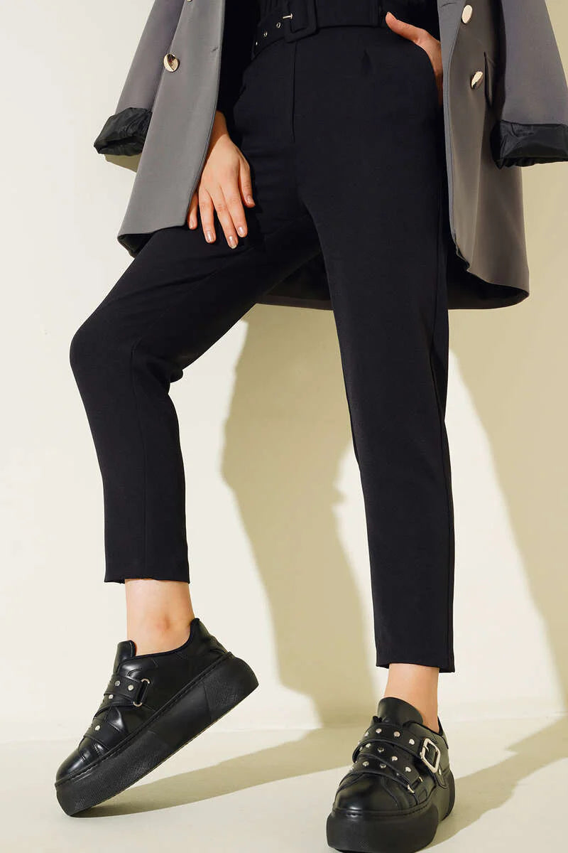 Stoffhose mit Gürtelschlaufen