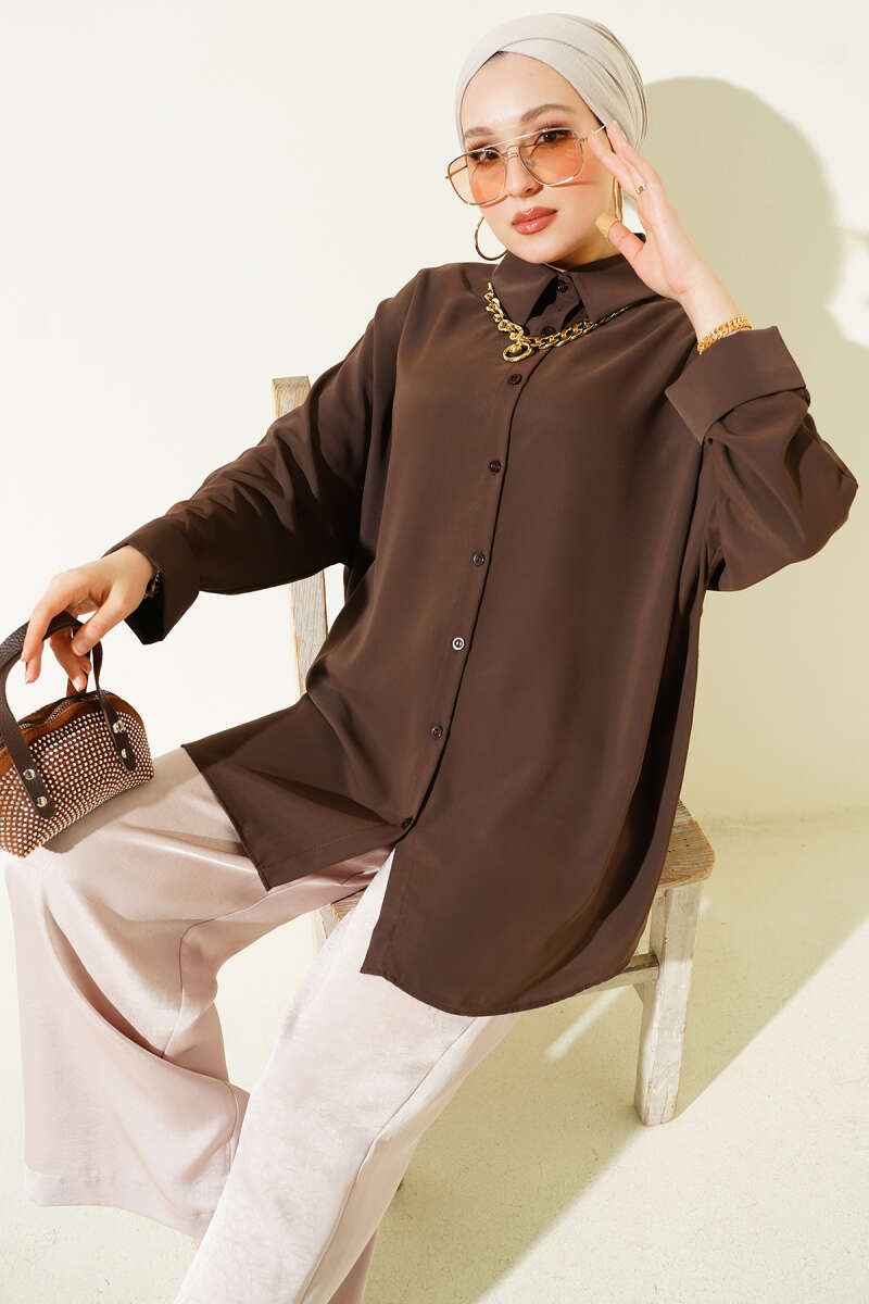 Fledermausärmel-Bluse mit Halskette