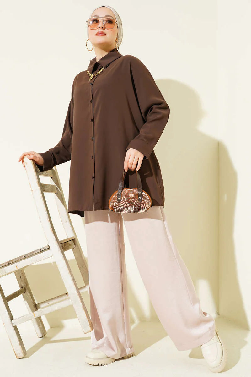 Fledermausärmel-Bluse mit Halskette