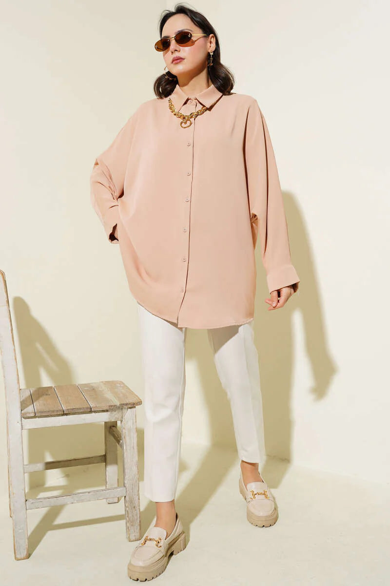 Fledermausärmel-Bluse mit Halskette