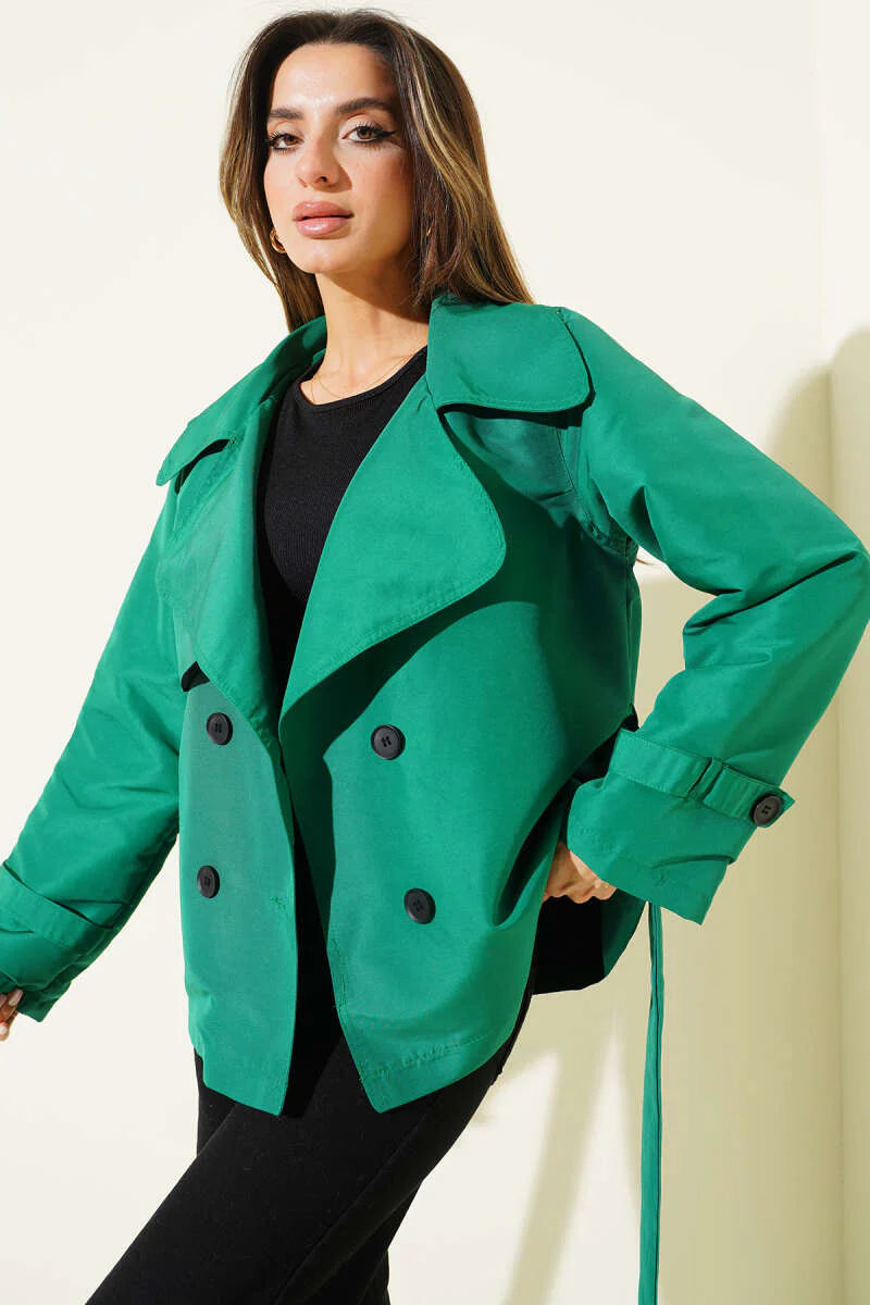 Kurzer Trenchcoat mit Knöpfen und Detail-Elementen