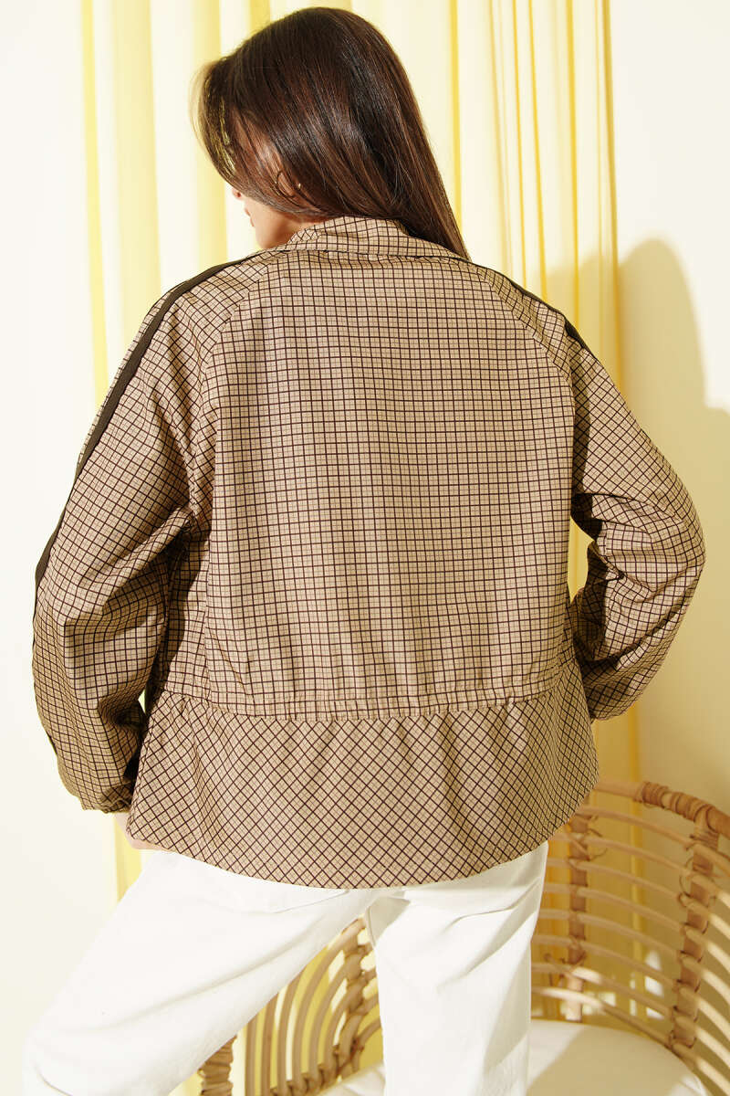 Kurzer Trenchcoat mit Gingham-Muster und Kordelzug 